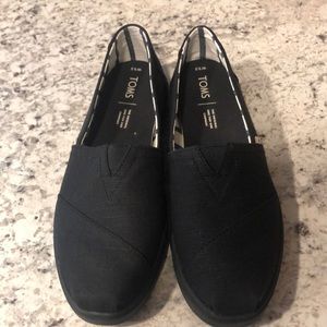Toms black shoes